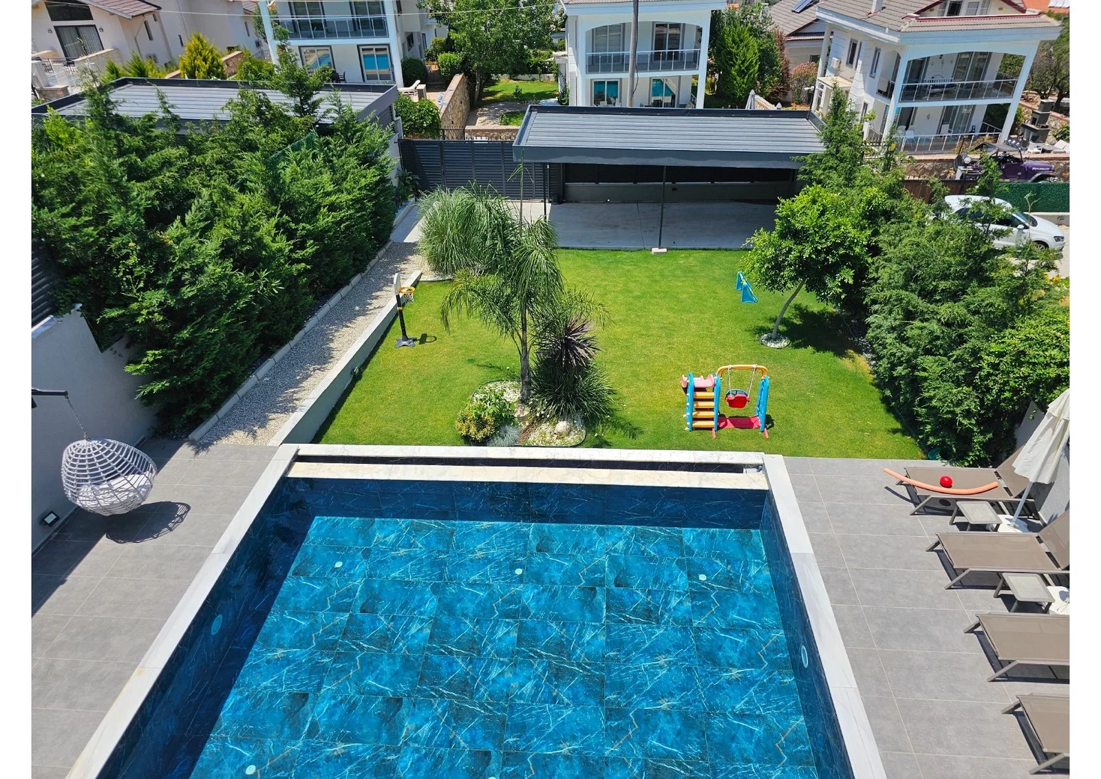 Fethiye’de Sakin Konumda, Isıtmalı Havuzlu, 4 Yatak Odalı, Lüks Villa