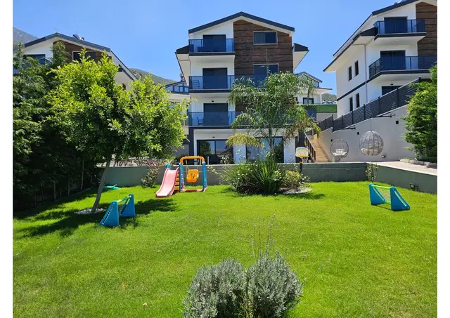 Fethiye’de Sakin Konumda, Isıtmalı Havuzlu, 4 Yatak Odalı, Lüks Villa