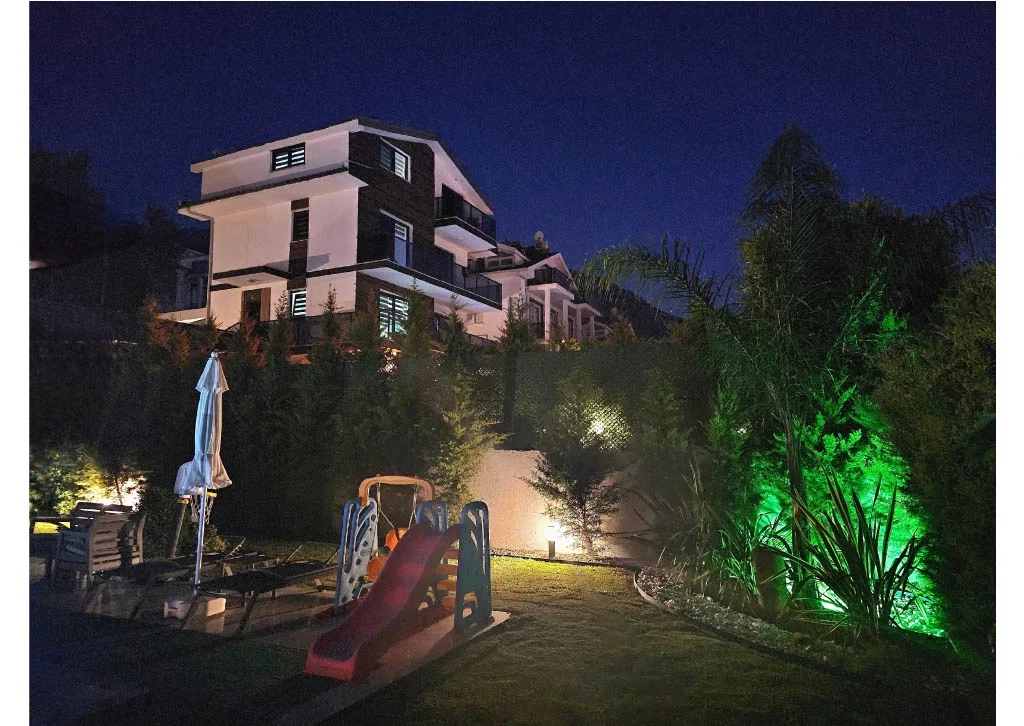 Fethiye’de Sakin Konumda, Isıtmalı Havuzlu, 4 Yatak Odalı, Lüks Villa