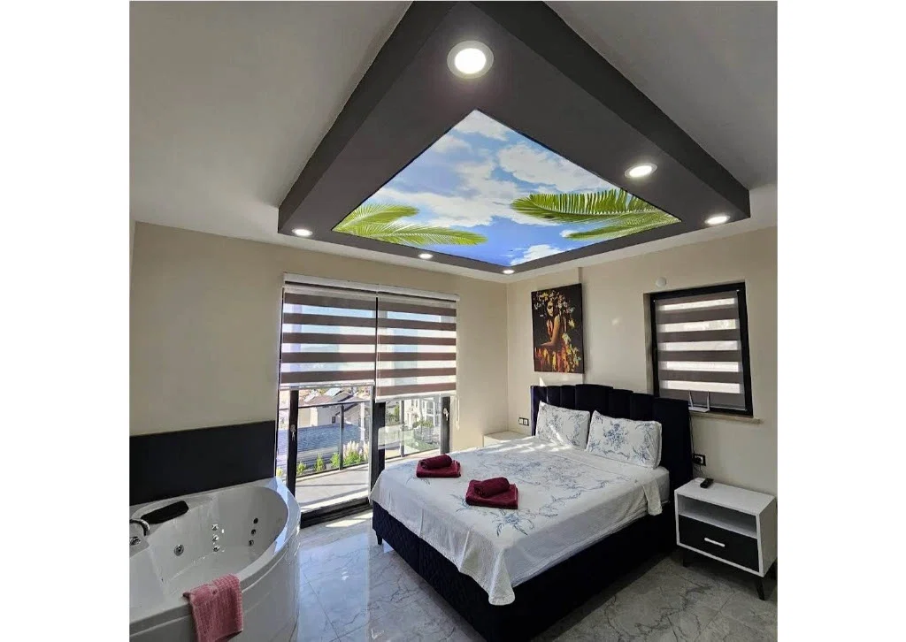 Fethiye’de Sakin Konumda, Isıtmalı Havuzlu, 4 Yatak Odalı, Lüks Villa