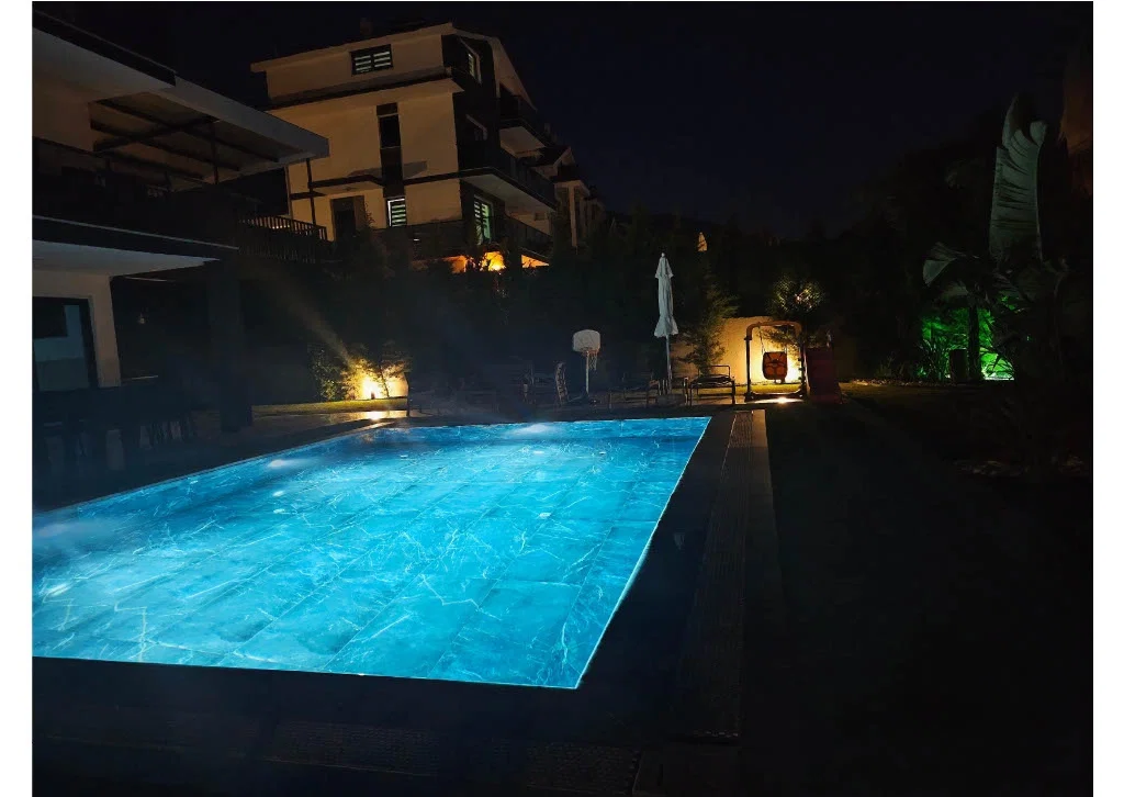 Fethiye’de Sakin Konumda, Isıtmalı Havuzlu, 4 Yatak Odalı, Lüks Villa
