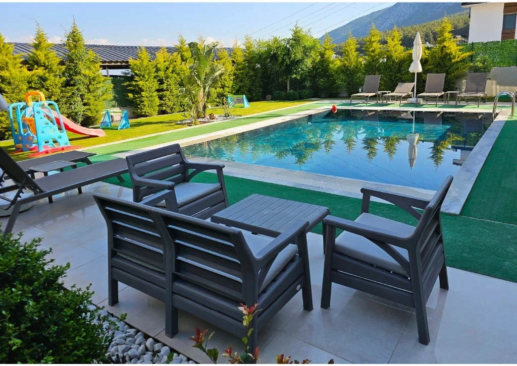 Fethiye’de Sakin Konumda, Isıtmalı Havuzlu, 4 Yatak Odalı, Lüks Villa