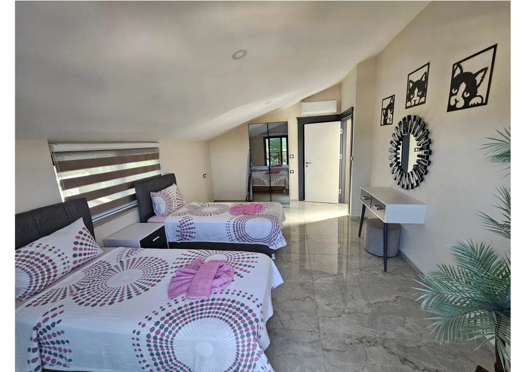 Fethiye’de Sakin Konumda, Isıtmalı Havuzlu, 4 Yatak Odalı, Lüks Villa