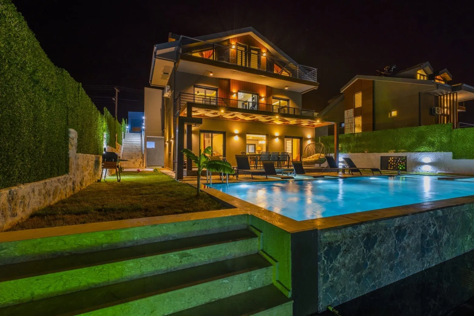 Fethiye’de korunaklı havuzlu kiralık villa