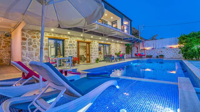 Üzümlü’de doğa manzaralı kiralık villa, fotoğraf 4