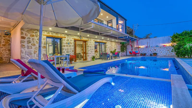 Üzümlü’de doğa manzaralı kiralık villa, fotoğraf 4