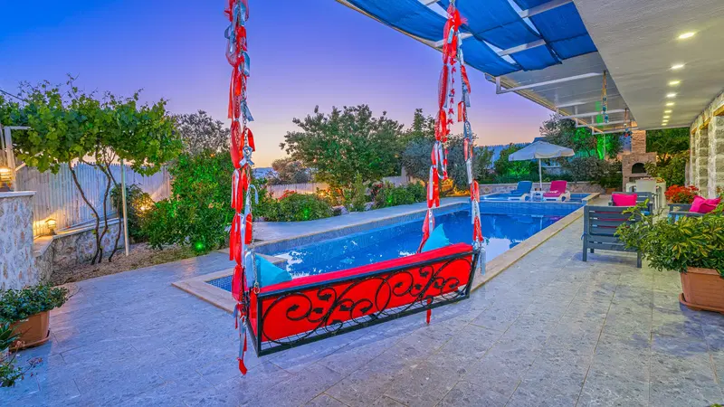 Üzümlü’de kapalı havuzlu kiralık villa, fotoğraf 8