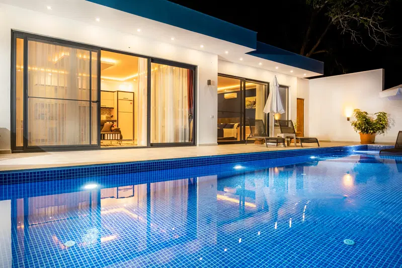 İslamlar’da korunaklı havuzlu kiralık villa