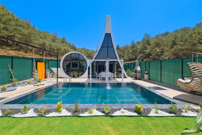 Fethiye’de korunaklı havuzlu kiralık villa