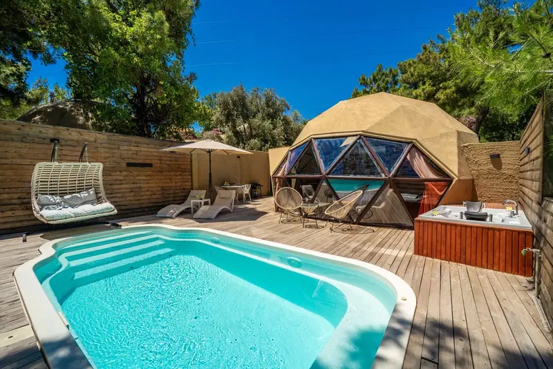 İslamlar’da korunaklı havuzlu kiralık villa