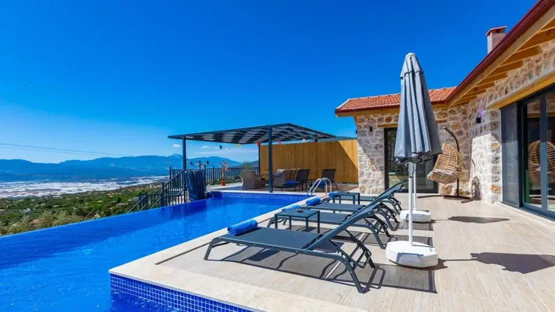 Üzümlü’de jakuzili kiralık villa, fotoğraf 2