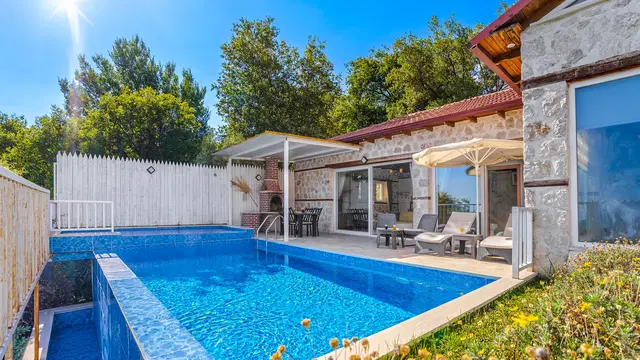 İslamlar’da ısıtmalı havuzlu kiralık villa, fotoğraf 2