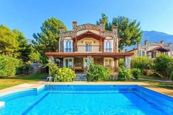 6 Kişilik Özel Havuzlu Kiralık Villa, Fethiye’de Sakin Konumda