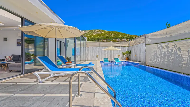 Üzümlü’de bahçeli kiralık villa, fotoğraf 5