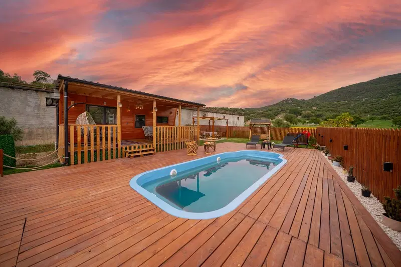 Kaş’ta doğa manzaralı kiralık villa