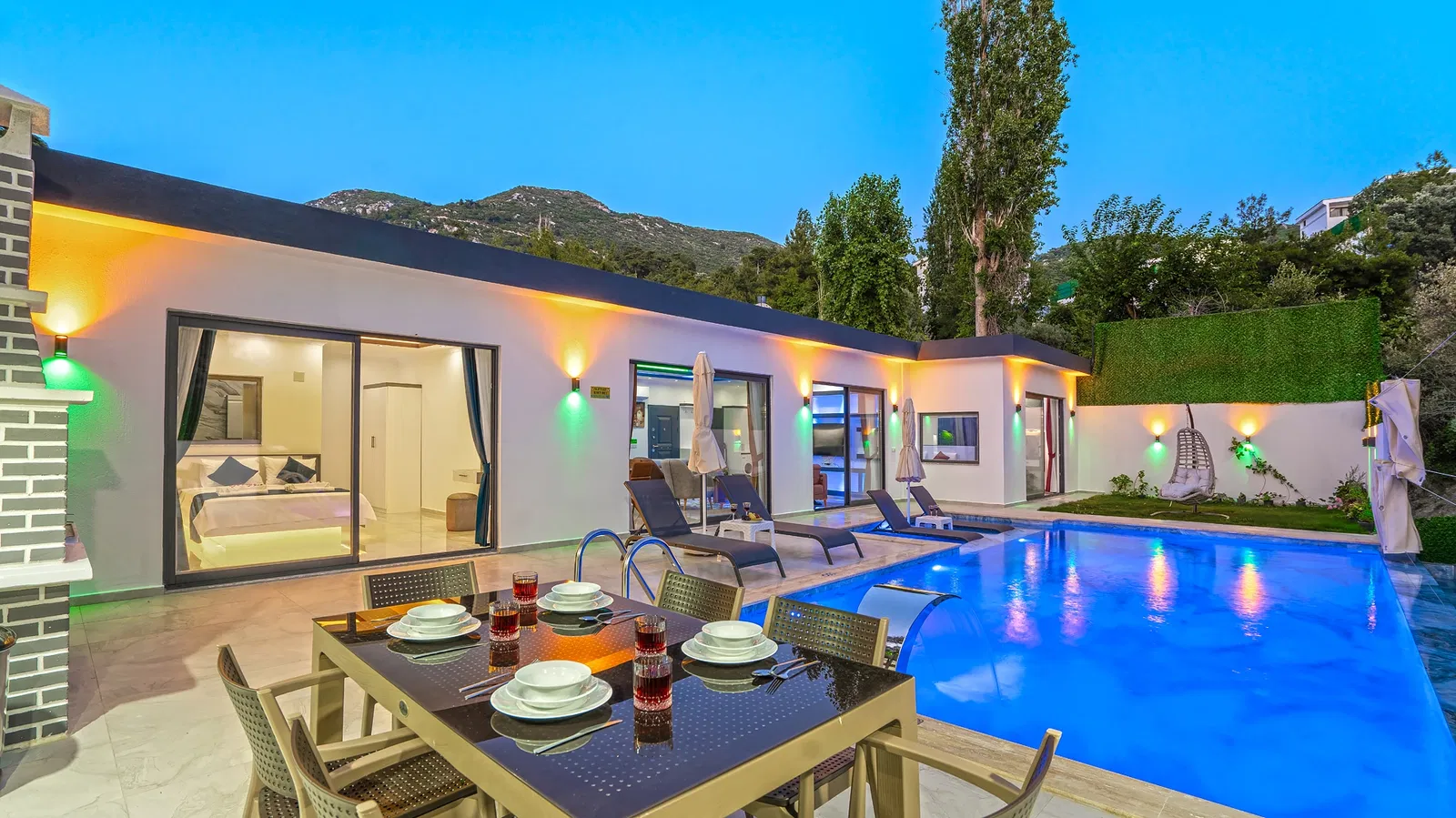 İslamlar’da korunaklı havuzlu kiralık villa