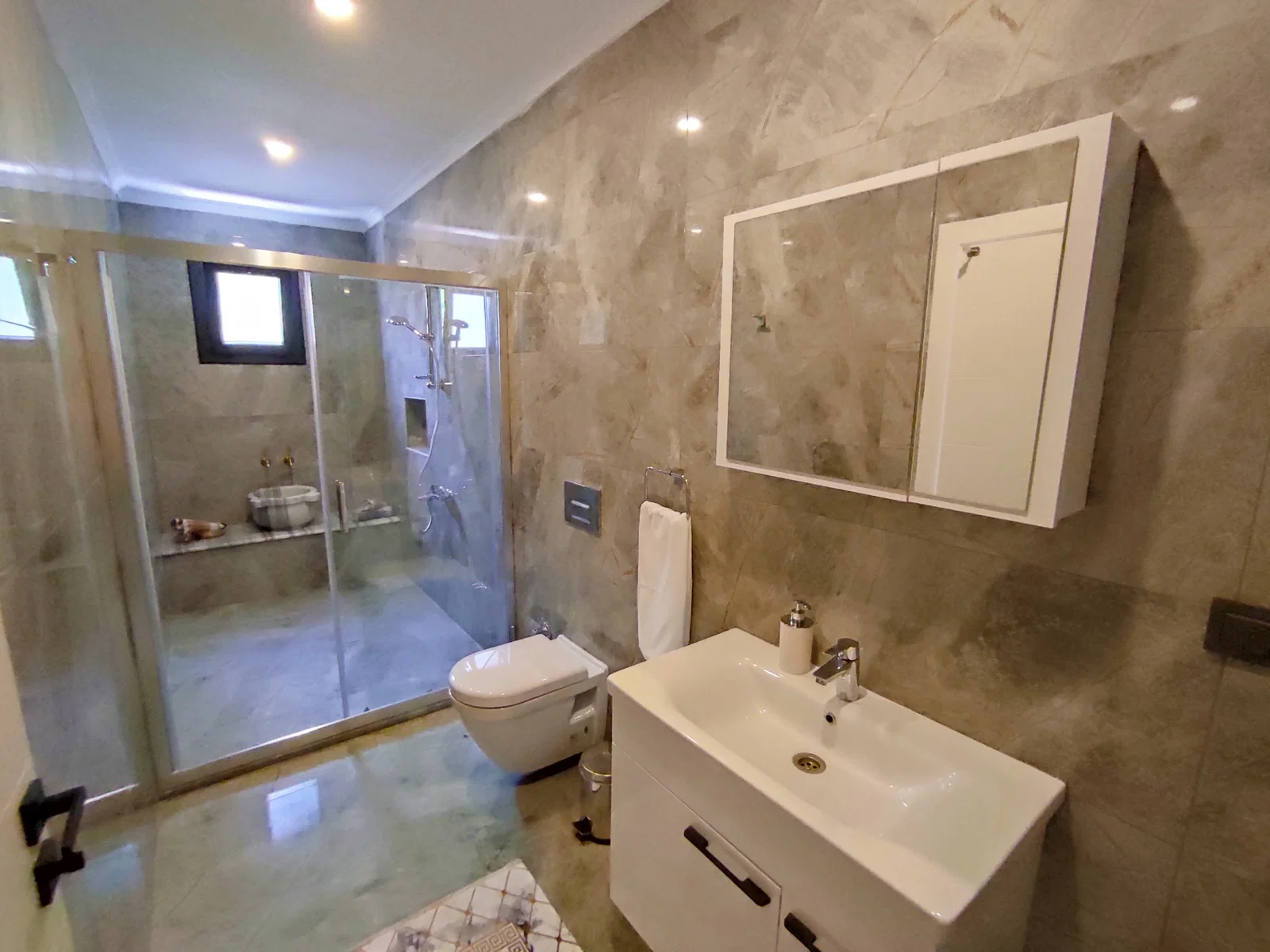Fethiye’de Balayı Çiftlerine Uygun, Korunaklı Havuzlu, 2 Kişilik, Kiralık Villa