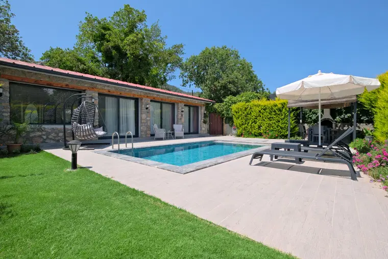 Fethiye’de Balayı Çiftlerine Uygun, Korunaklı Havuzlu, 2 Kişilik, Kiralık Villa