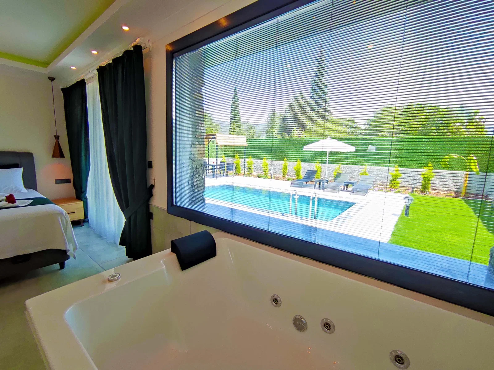 Fethiye’de Balayı Çiftlerine Uygun, Korunaklı Havuzlu, 2 Kişilik, Kiralık Villa