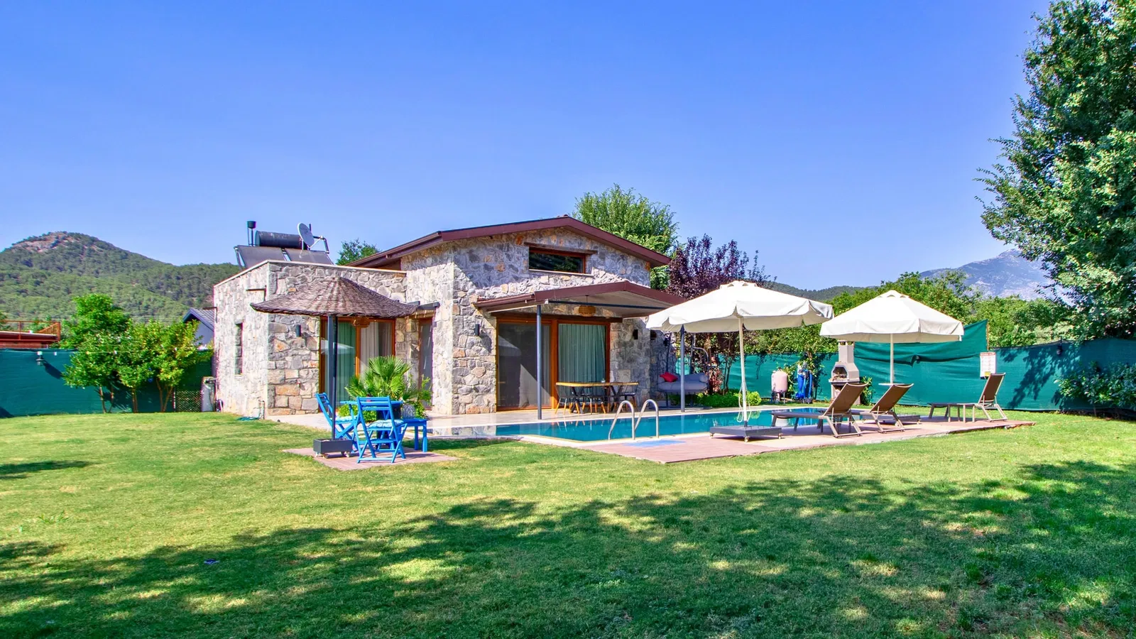 Fethiye’de doğa manzaralı kiralık villa