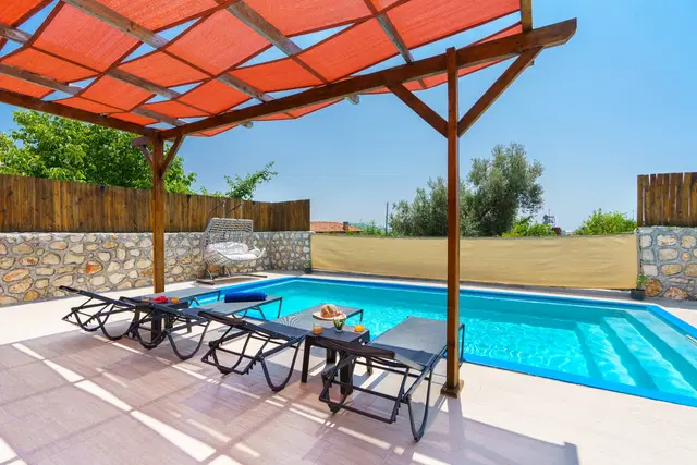 Üzümlü’de jakuzili kiralık villa, fotoğraf 2
