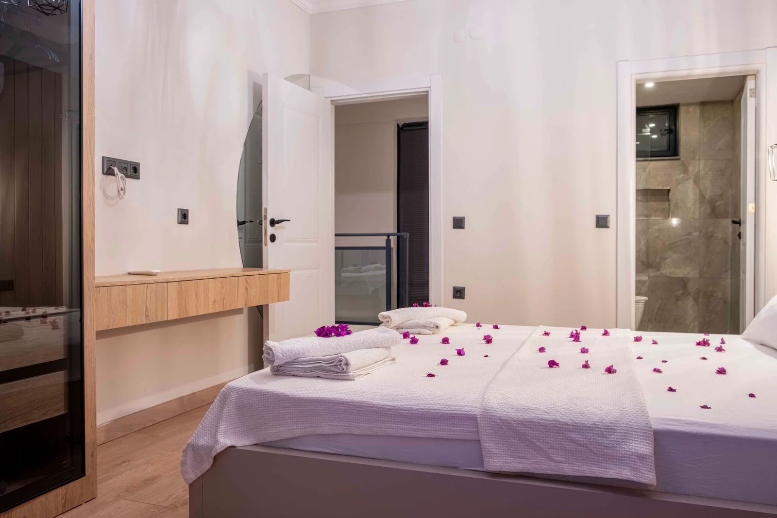 Kaş’ta Balayı Çiftlerine Uygun, Özel Havuzlu, 2 Yatak Odalı, Kiralık Villa