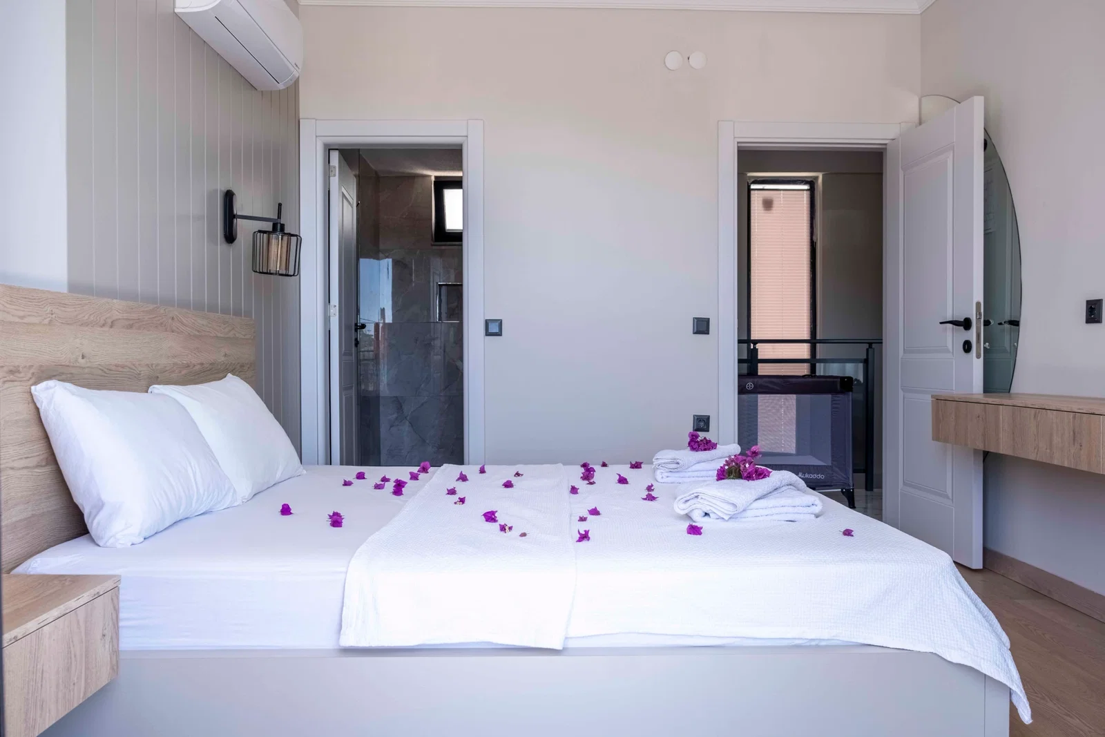 Kaş’ta Balayı Çiftlerine Uygun, Özel Havuzlu, 2 Yatak Odalı, Kiralık Villa