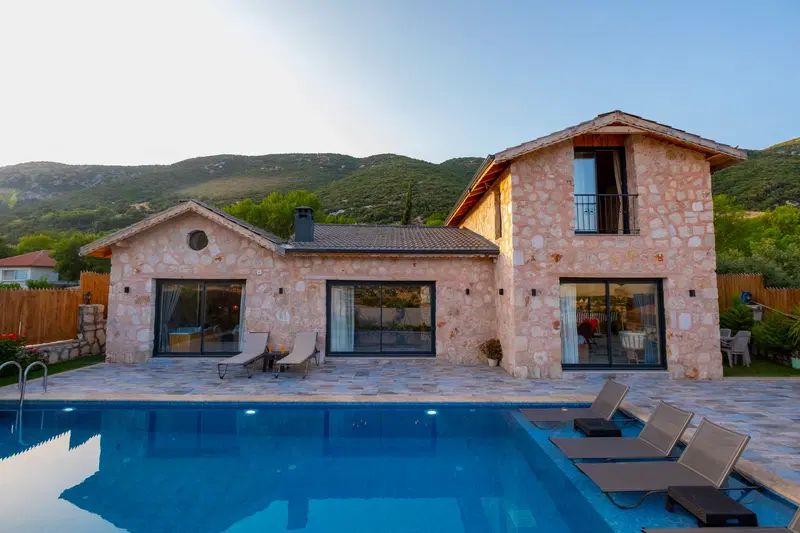 Sarıbelen’de korunaklı havuzlu kiralık villa, fotoğraf 8