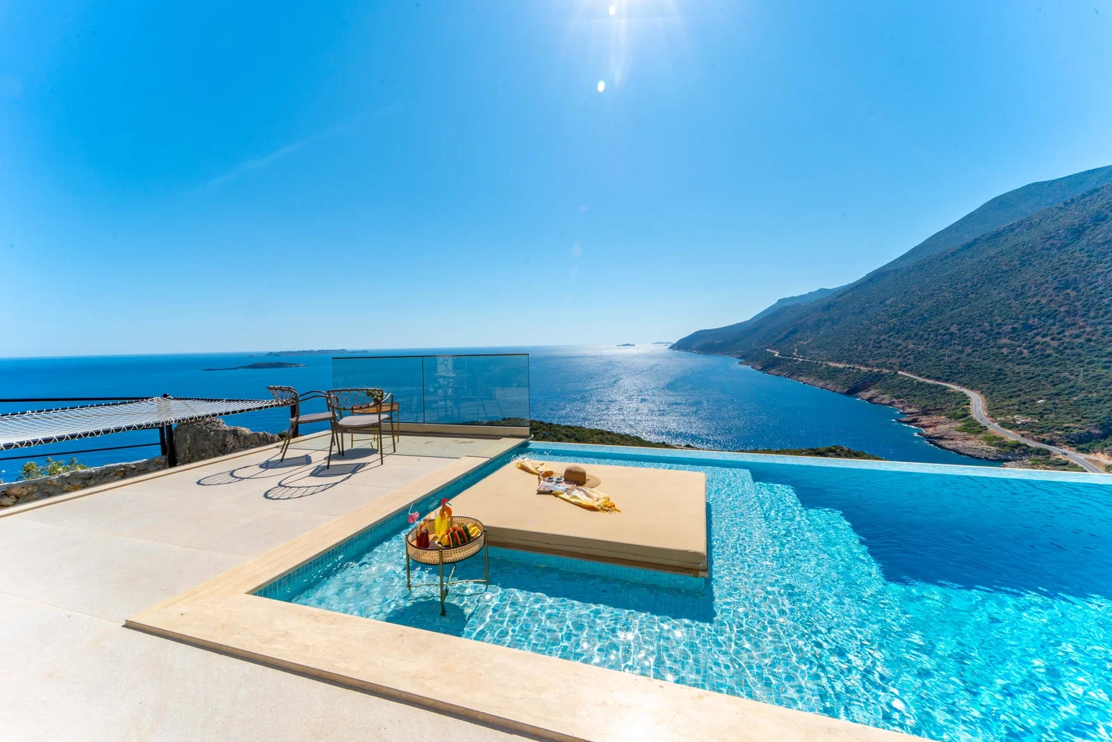 Kaş’ta Deniz Manzaralı, Özel Havuzlu, 2 Kişilik, Lüks Villa