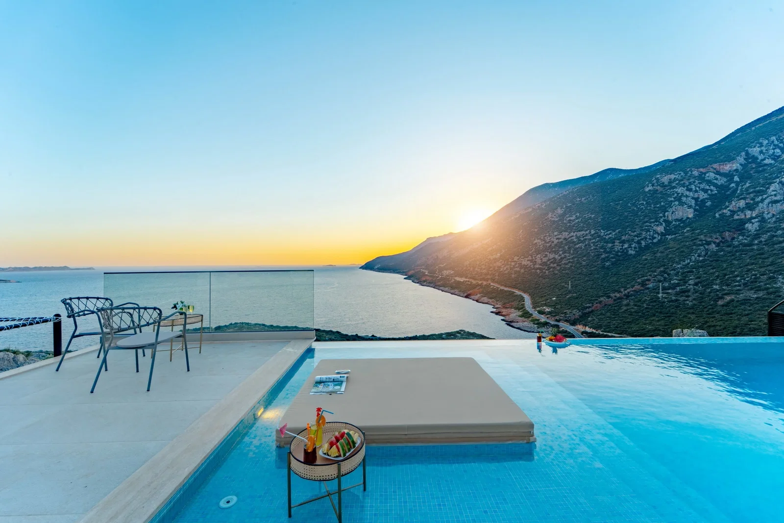 Kaş’ta Deniz Manzaralı, Özel Havuzlu, 2 Kişilik, Lüks Villa