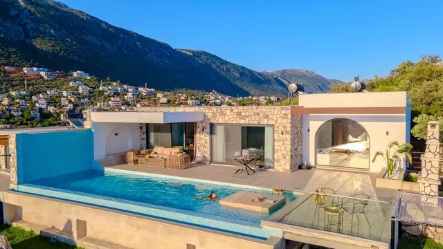 Kaş’ta sonsuzluk havuzlu kiralık villa, fotoğraf 2
