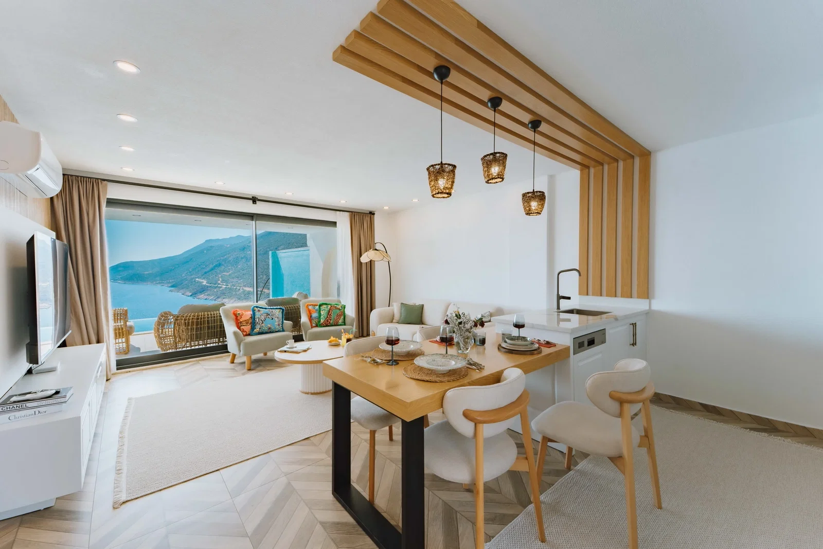 Kaş’ta Deniz Manzaralı, Özel Havuzlu, 2 Kişilik, Lüks Villa