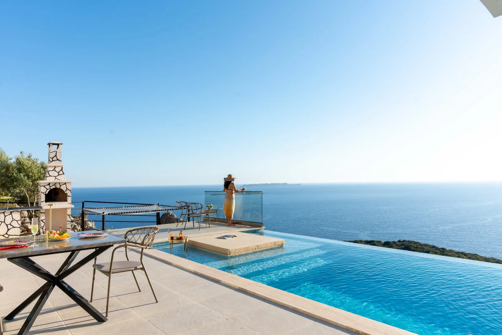 Kaş’ta Deniz Manzaralı, Özel Havuzlu, 2 Kişilik, Lüks Villa