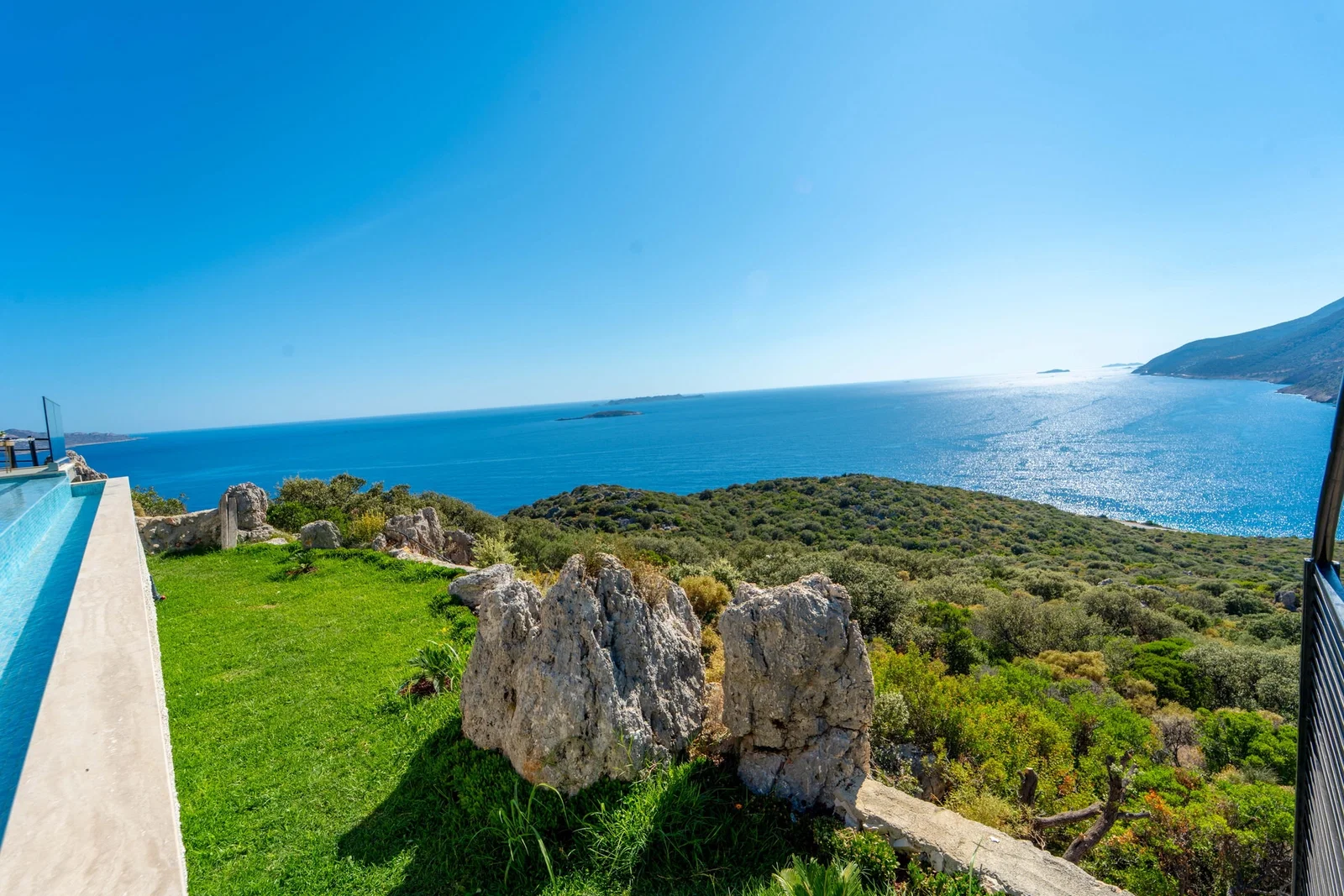 Kaş’ta Deniz Manzaralı, Özel Havuzlu, 2 Kişilik, Lüks Villa