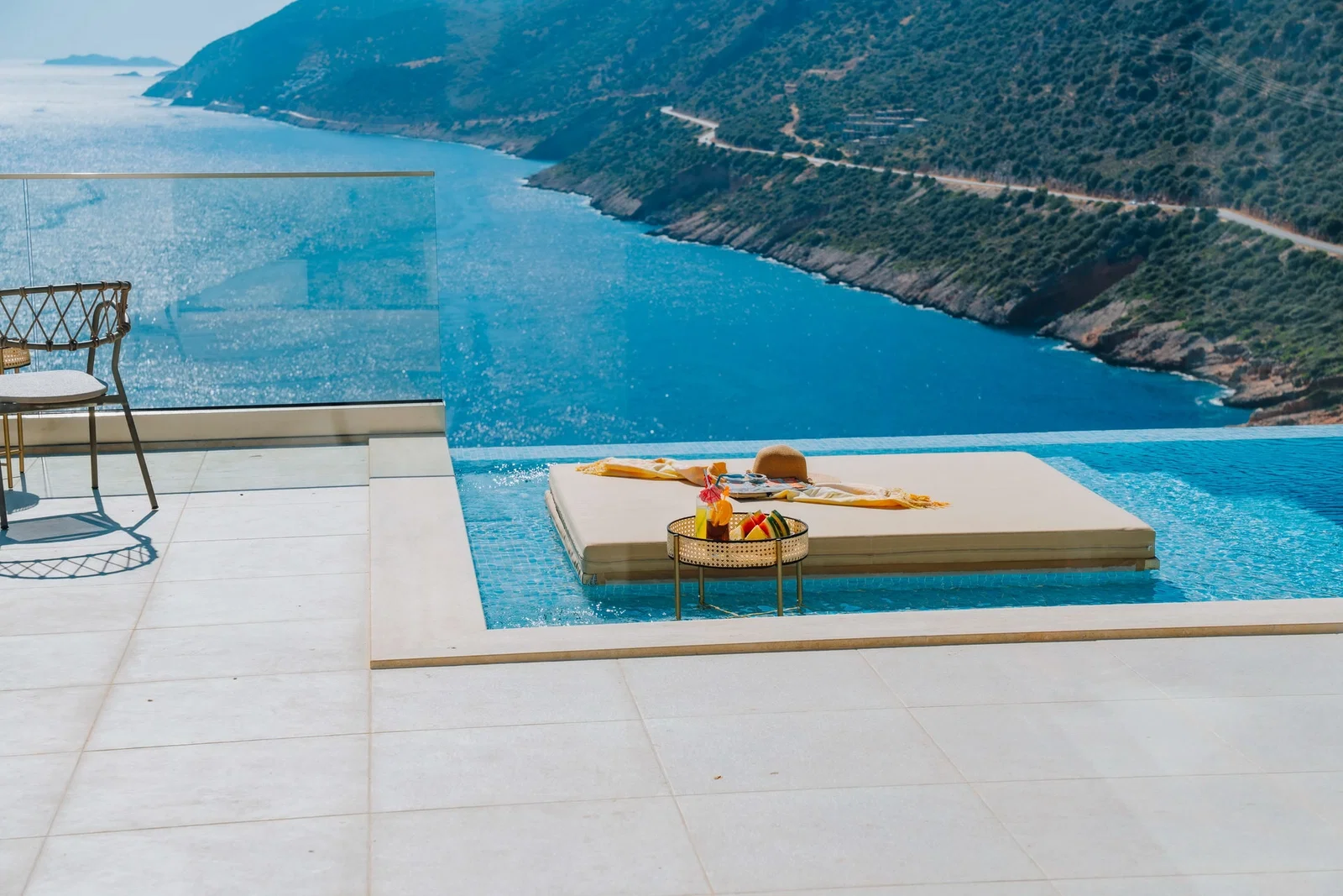 Kaş’ta Deniz Manzaralı, Özel Havuzlu, 2 Kişilik, Lüks Villa