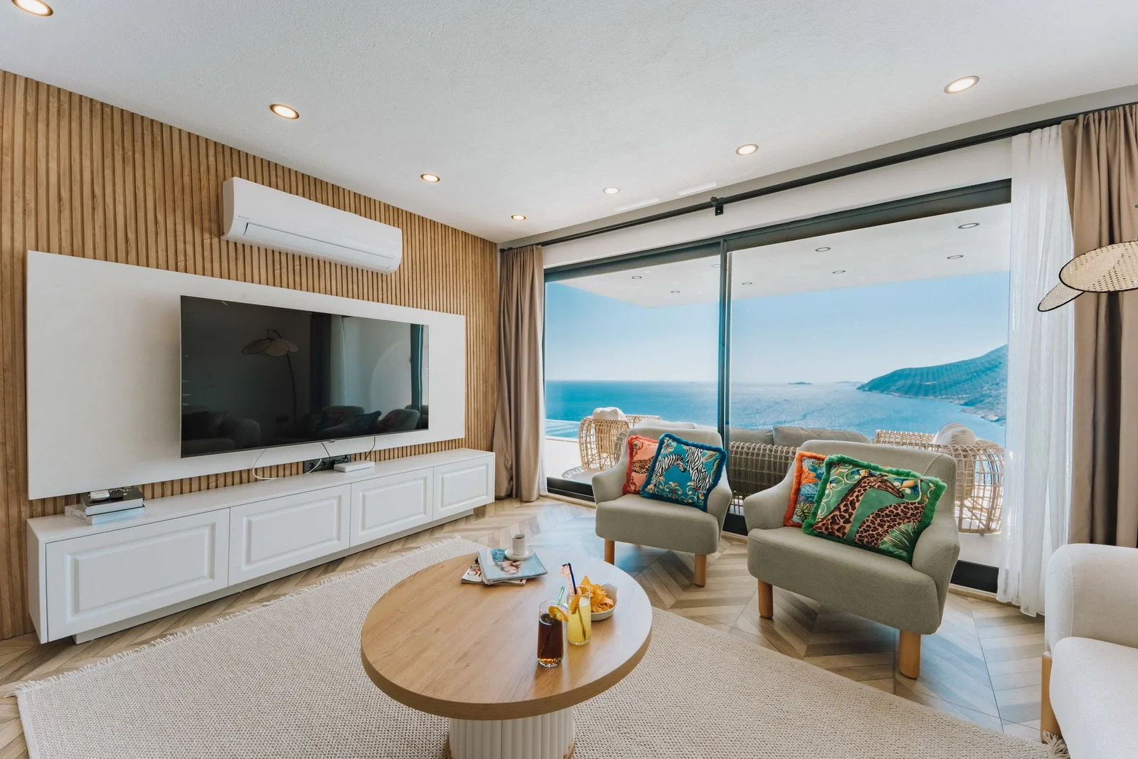 Kaş’ta Deniz Manzaralı, Özel Havuzlu, 2 Kişilik, Lüks Villa