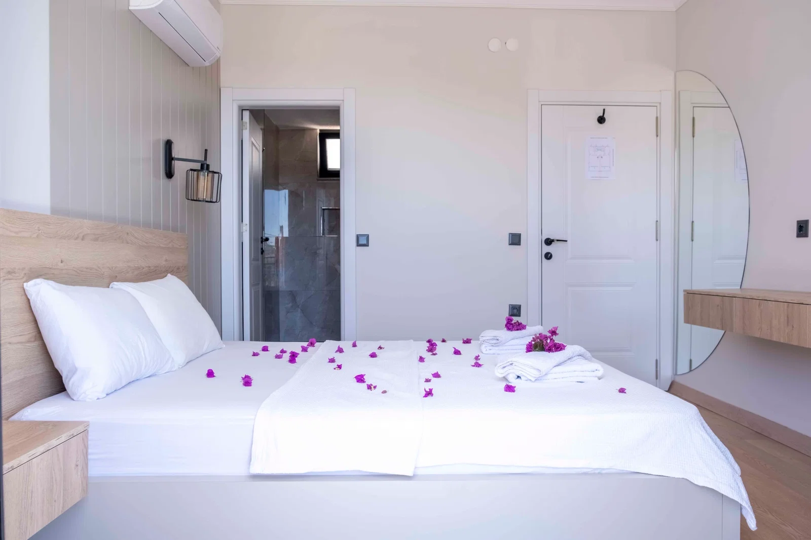 Kaş’ta Balayı Çiftlerine Uygun, Özel Havuzlu, 2 Yatak Odalı, Kiralık Villa