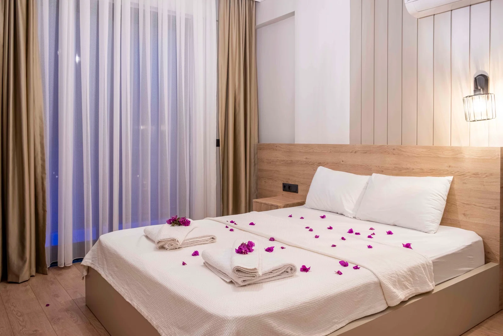 Kaş’ta Balayı Çiftlerine Uygun, Özel Havuzlu, 2 Yatak Odalı, Kiralık Villa