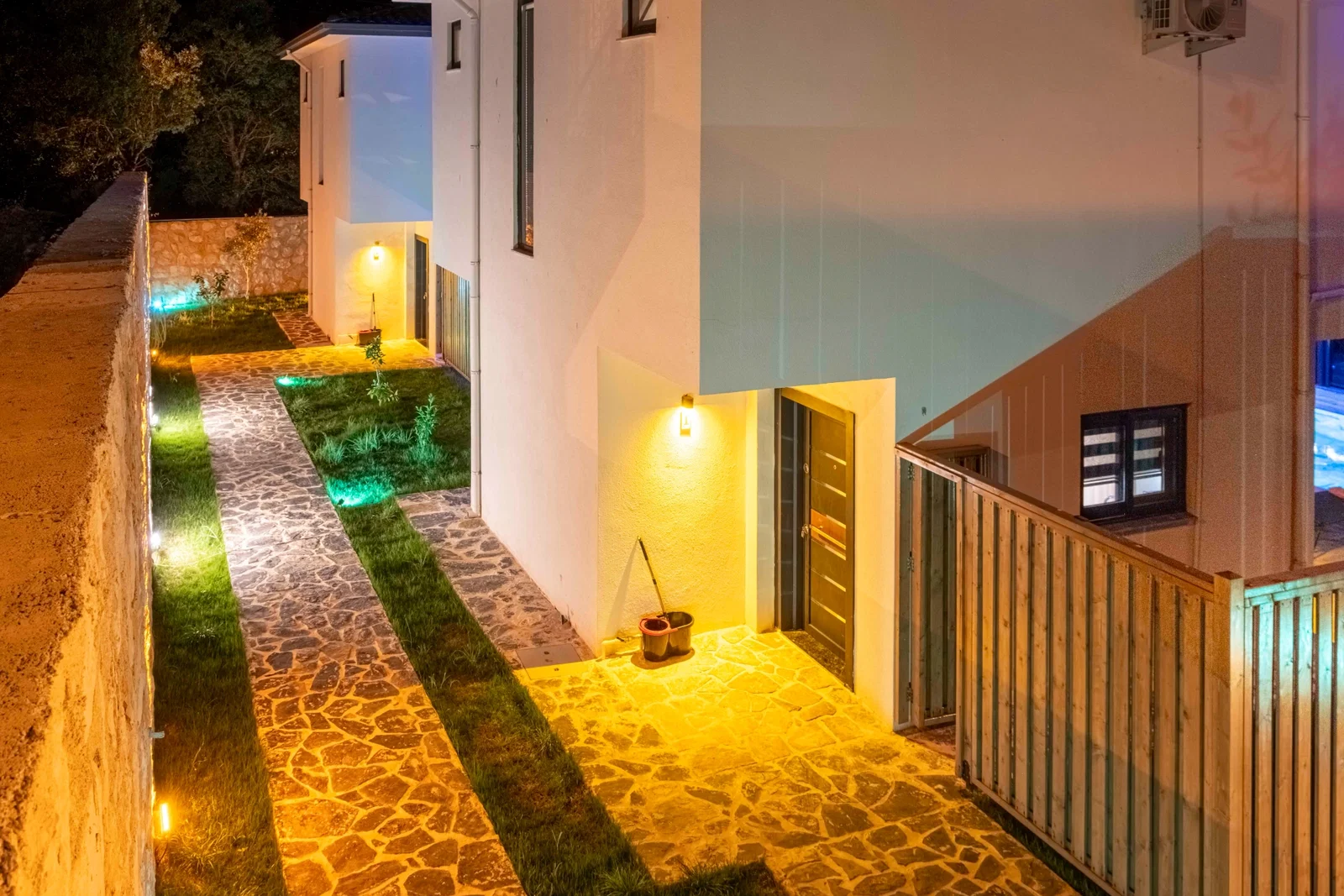 Kaş’ta Balayı Çiftlerine Uygun, Özel Havuzlu, 2 Yatak Odalı, Kiralık Villa