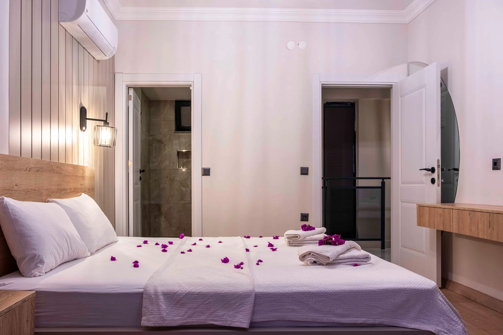 Kaş’ta Balayı Çiftlerine Uygun, Özel Havuzlu, 2 Yatak Odalı, Kiralık Villa