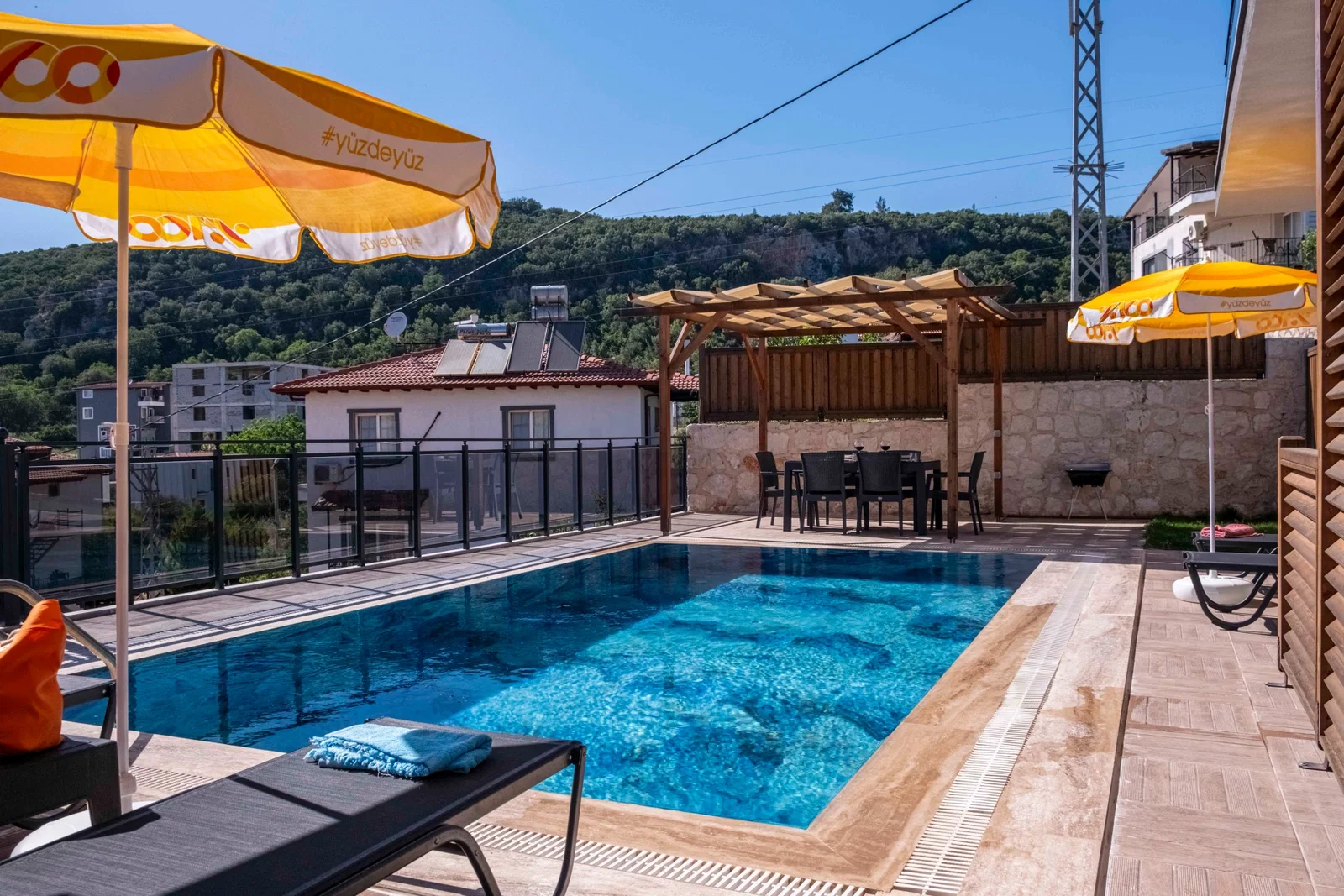 Kaş’ta Balayı Çiftlerine Uygun, Özel Havuzlu, 2 Yatak Odalı, Kiralık Villa