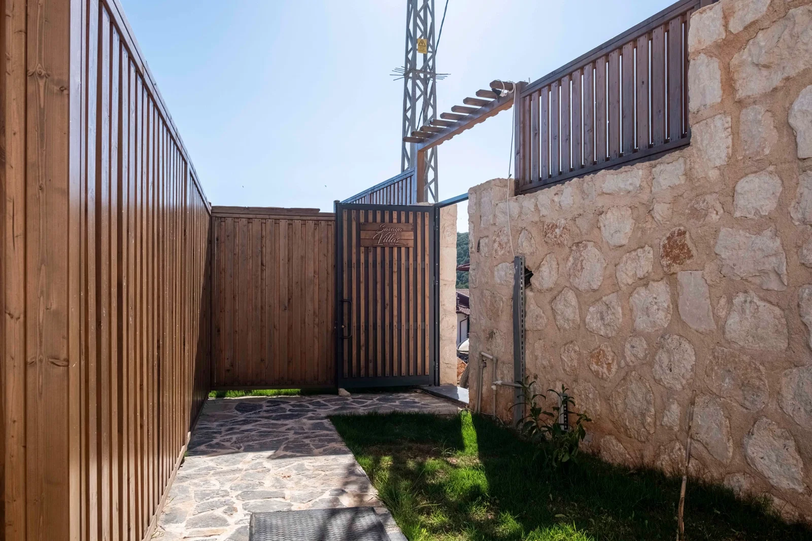 Kaş’ta Balayı Çiftlerine Uygun, Özel Havuzlu, 2 Yatak Odalı, Kiralık Villa