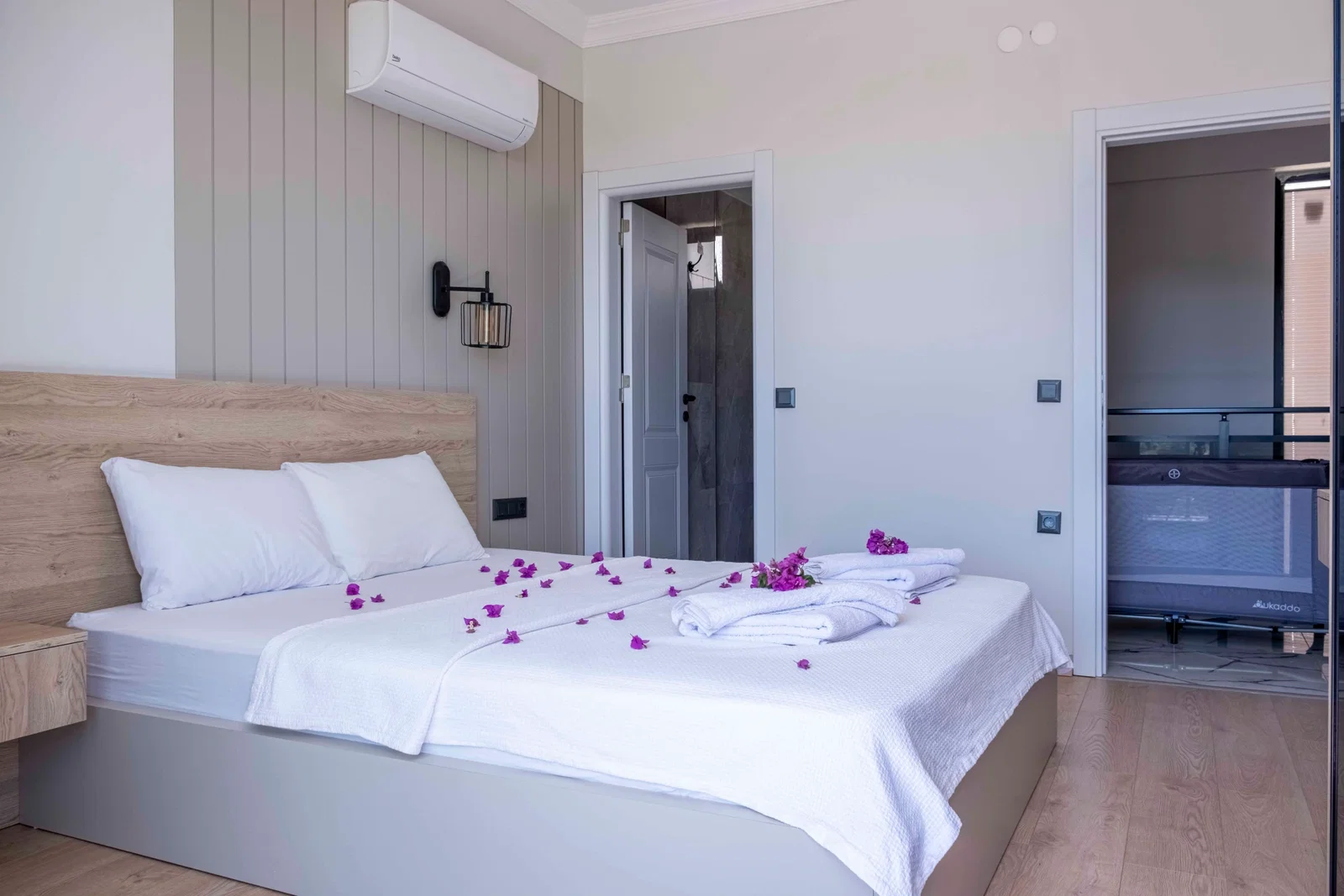 Kaş’ta Balayı Çiftlerine Uygun, Özel Havuzlu, 2 Yatak Odalı, Kiralık Villa