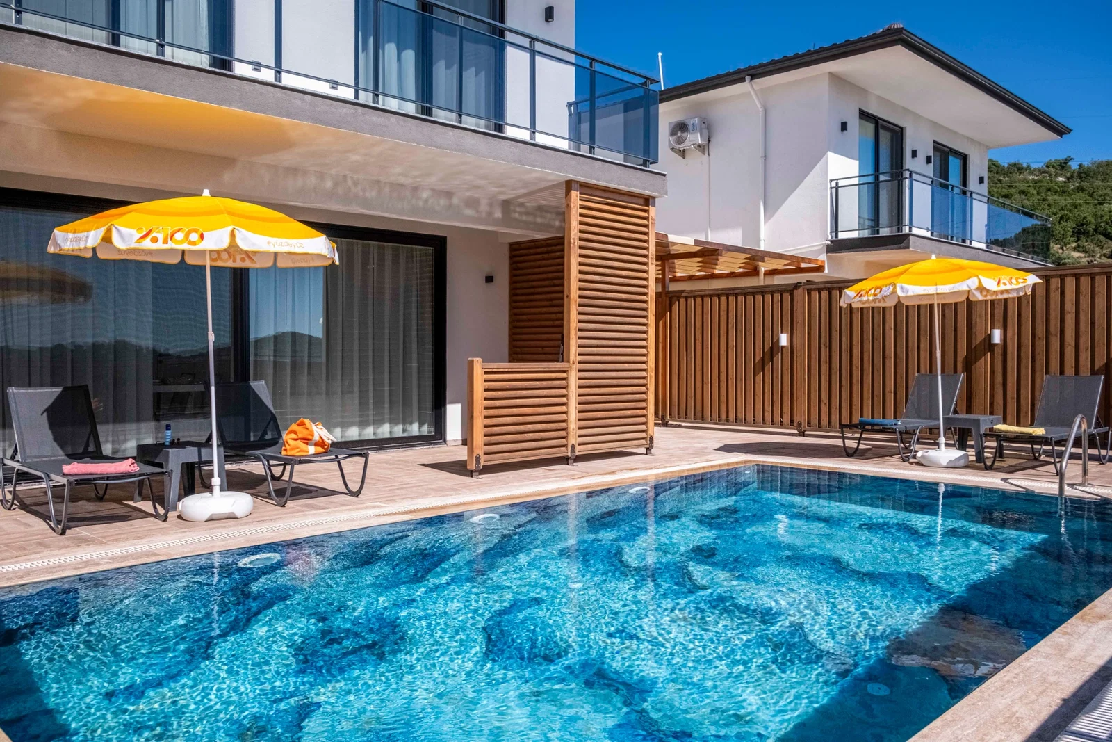 Kaş’ta Balayı Çiftlerine Uygun, Özel Havuzlu, 2 Yatak Odalı, Kiralık Villa