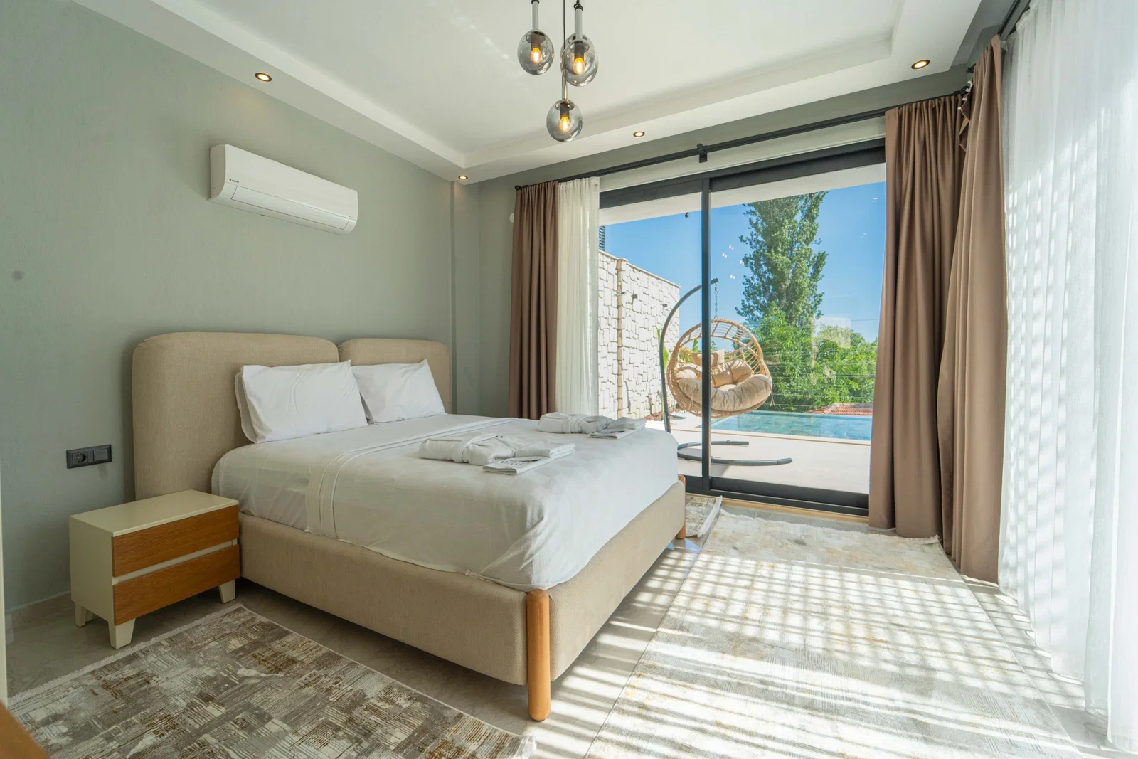 Kaş’ta Sakin Konumda, Saunalı, Hamamlı, Jakuzili, Kiralık Villa