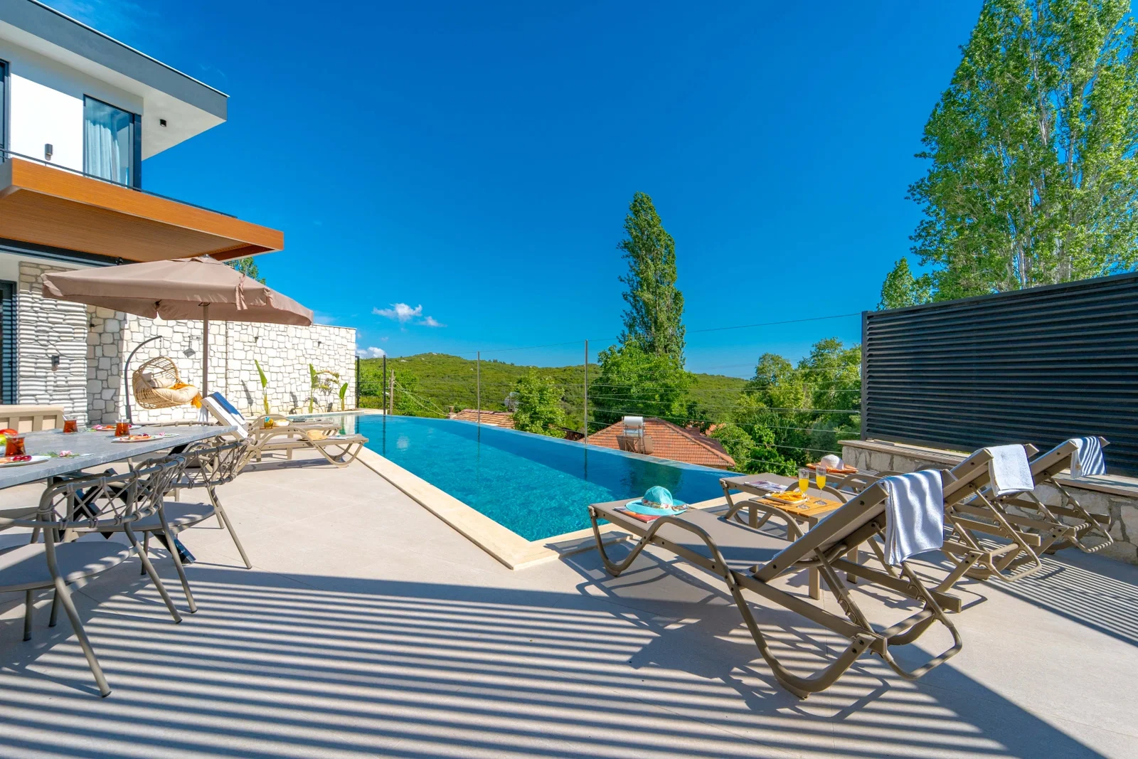 Kaş’ta Sakin Konumda, Saunalı, Hamamlı, Jakuzili, Kiralık Villa