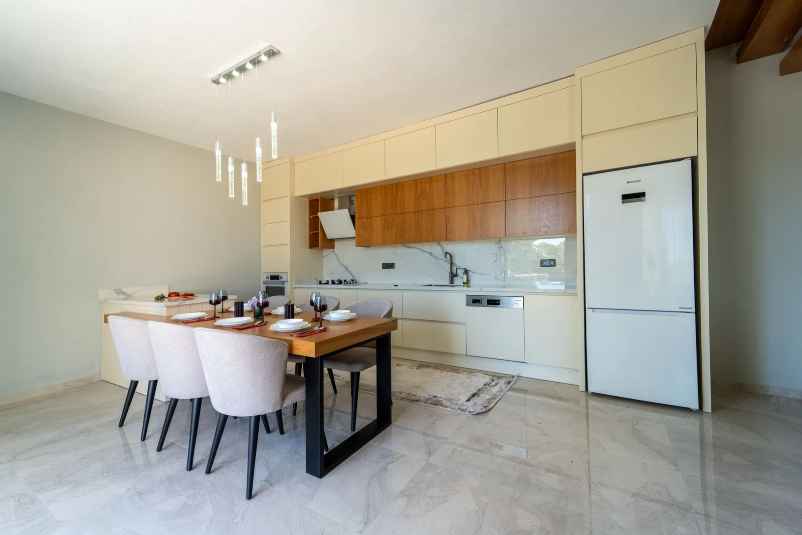 Kaş’ta Sakin Konumda, Saunalı, Hamamlı, Jakuzili, Kiralık Villa