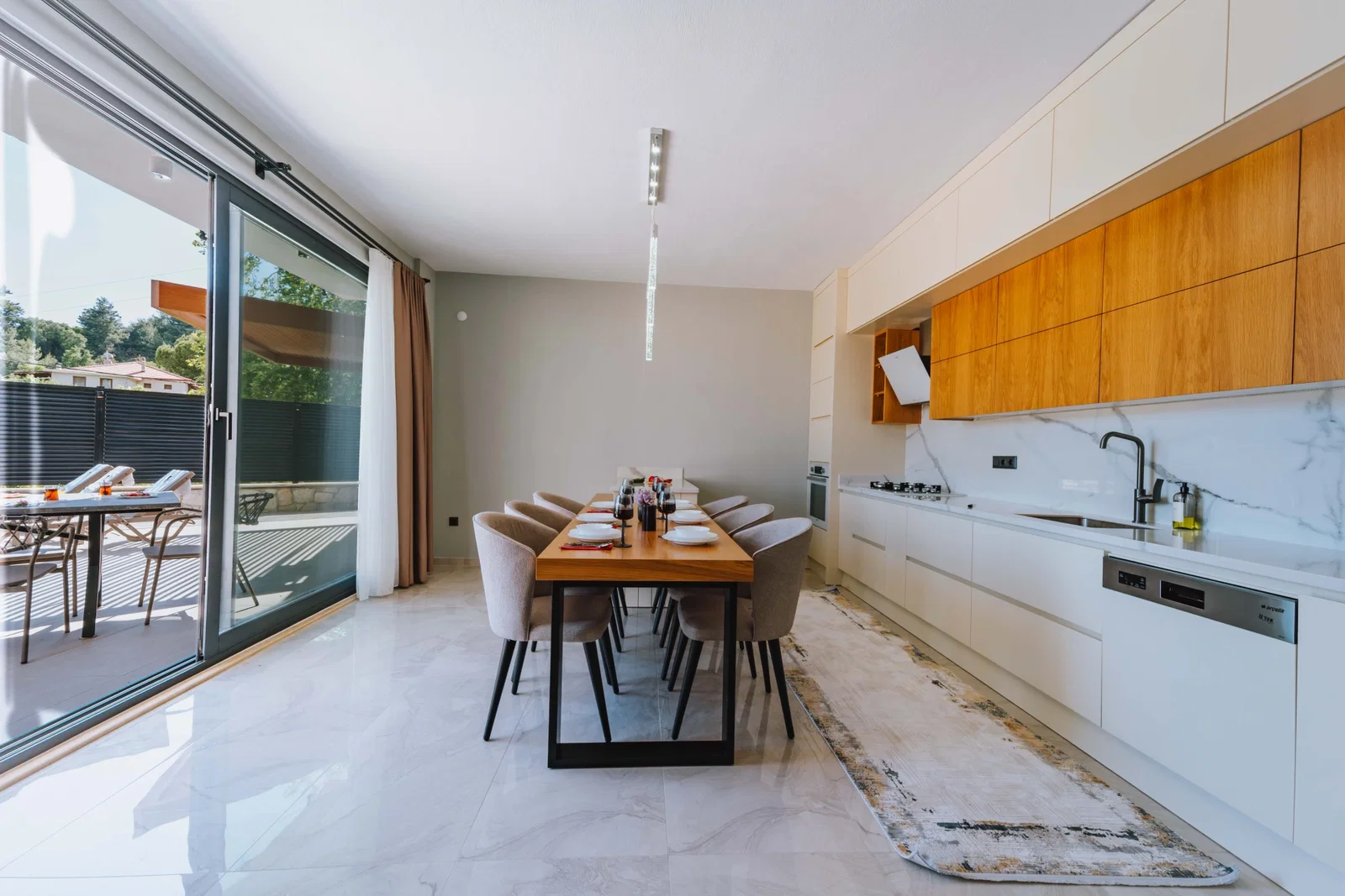 Kaş’ta Sakin Konumda, Saunalı, Hamamlı, Jakuzili, Kiralık Villa