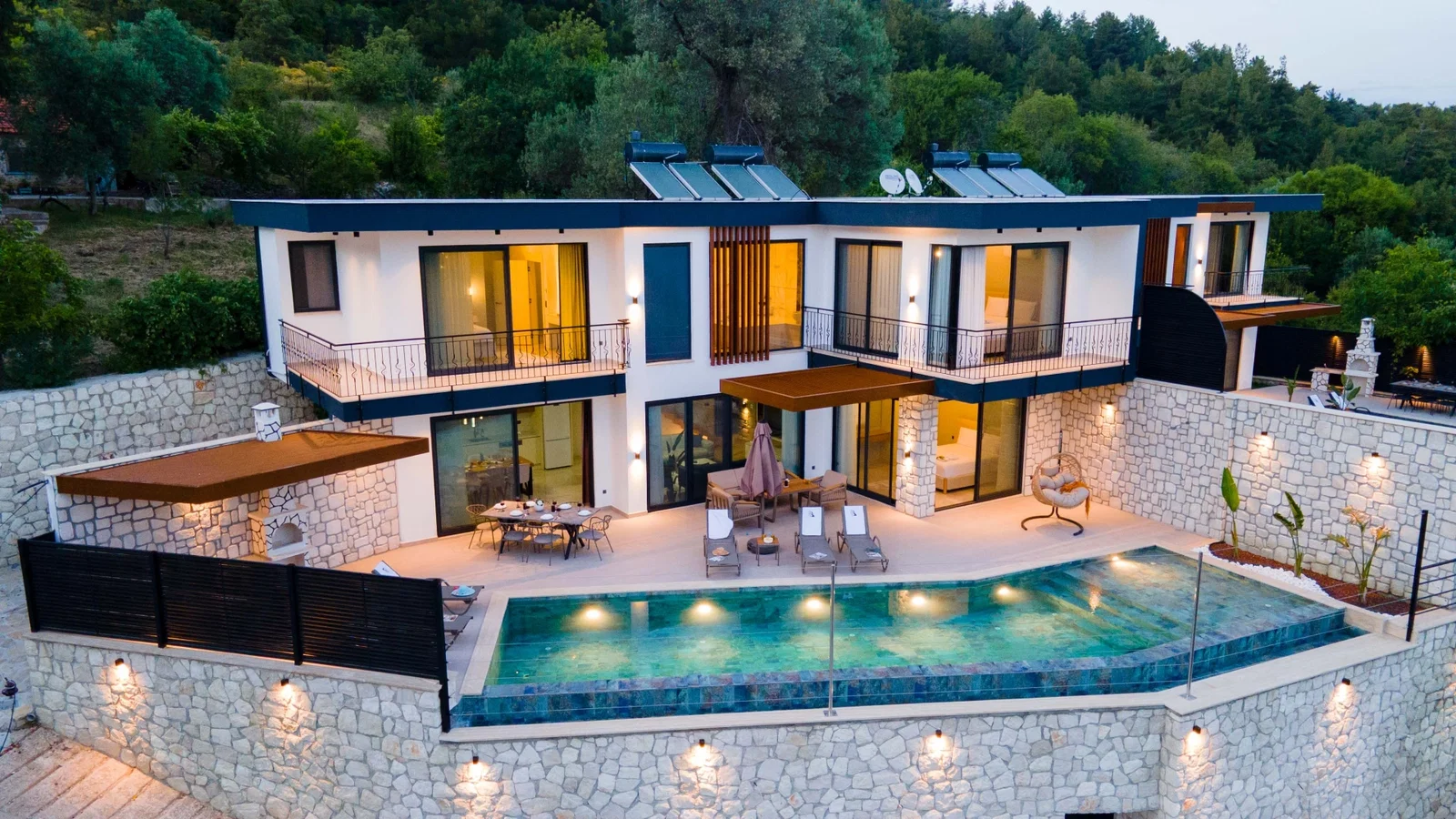 Kaş’ta Sakin Konumda, Saunalı, Hamamlı, Jakuzili, Kiralık Villa