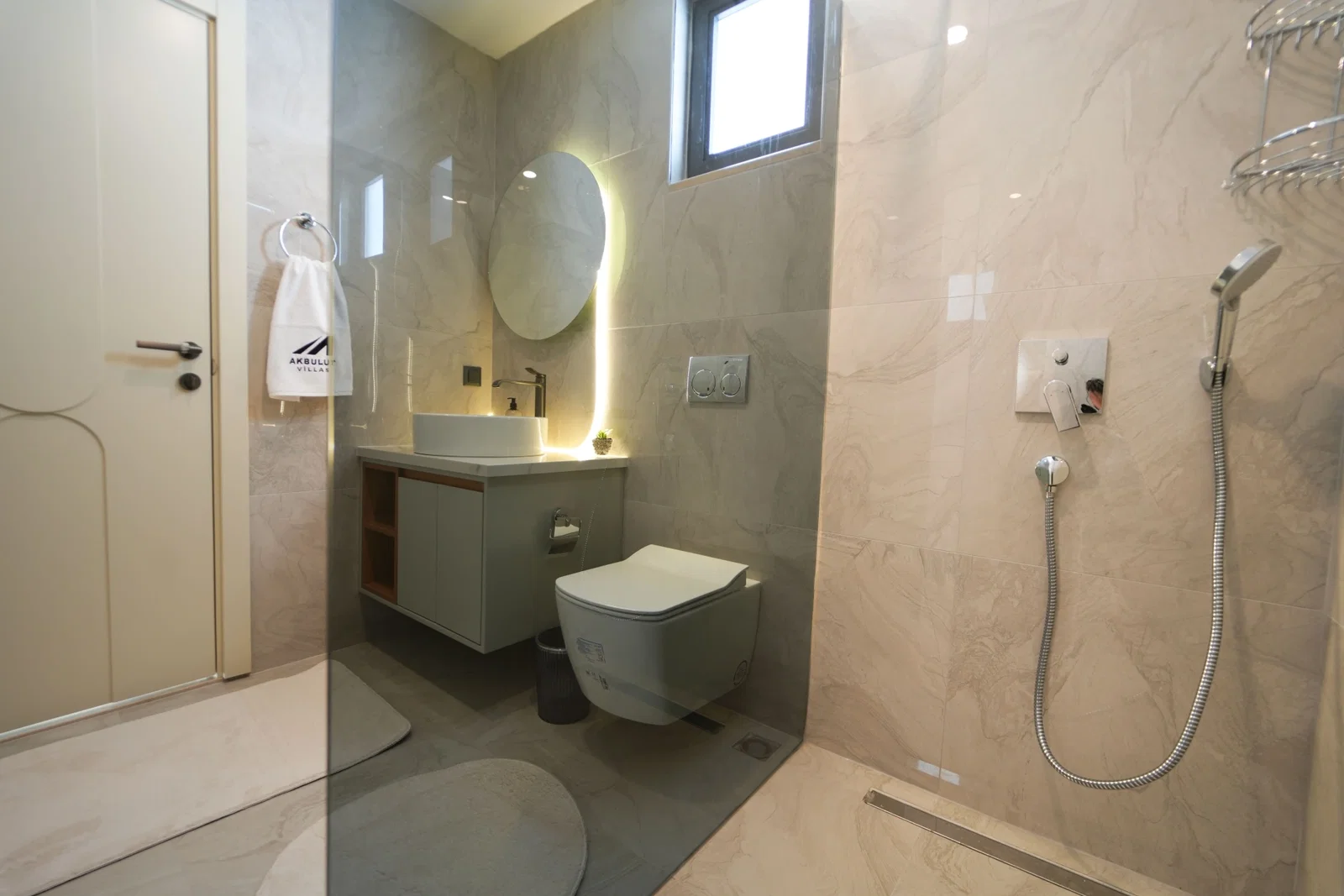 Kaş’ta Sakin Konumda, Saunalı, Hamamlı, Jakuzili, Kiralık Villa